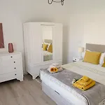Traditional Madeira House Garden, Terrace & Bbq بيت للعطل *