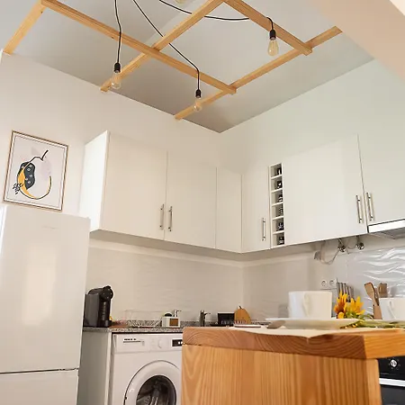 Дом отдыха Traditional Madeira House Garden, Terrace & Bbq Рибейра-Брава